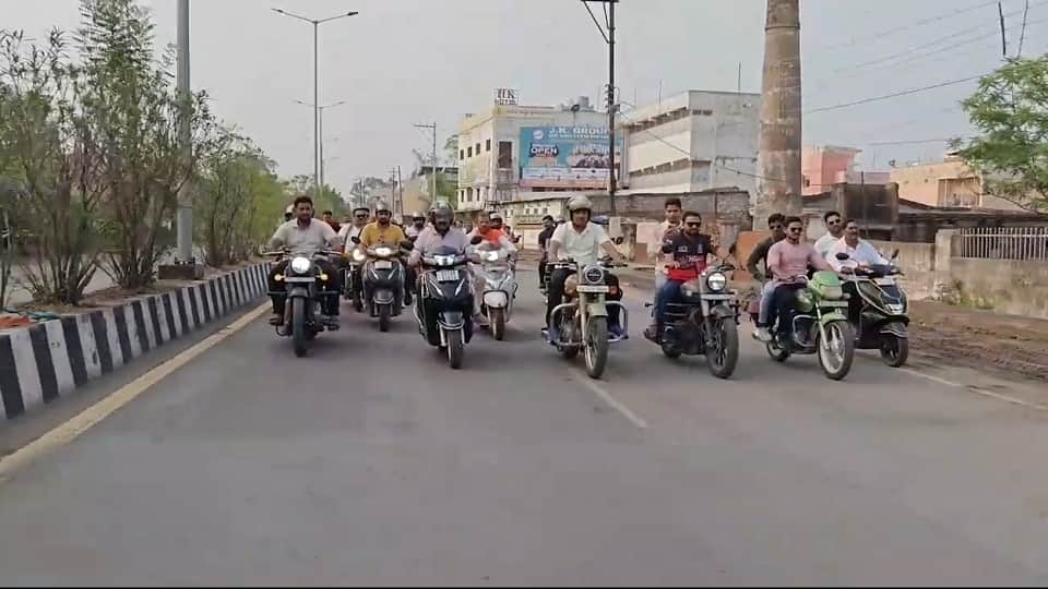 Deputy CM conducts inspection on a scooter issues instructions regarding quality and timely completion of cons