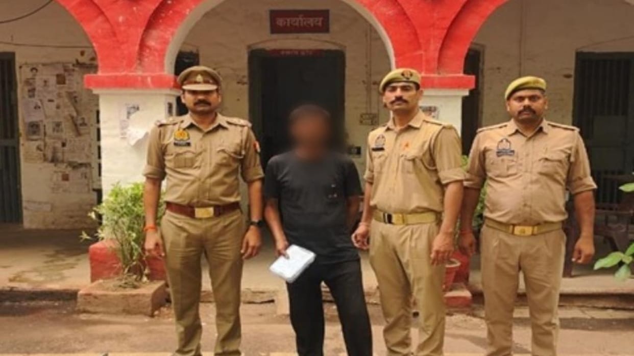 Jhansi: Cunning thief caught during a check; GRP is busy scrutinizing his criminal history.