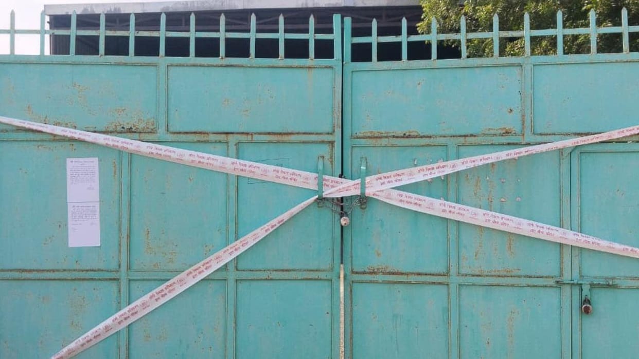 Jhansi: JDA squad seals four commercial constructions
