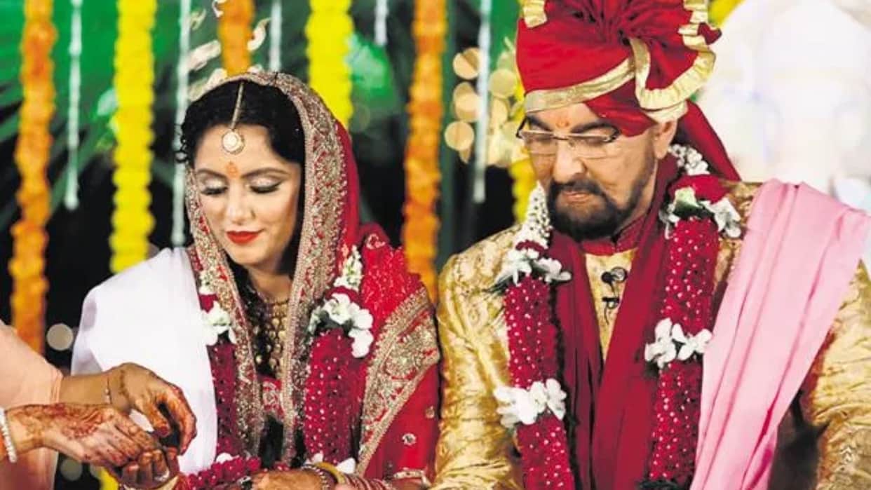 Know About Kabir Bedis Life Who Married 4 Times And Her Daughter Said Witch To Her Stepmother