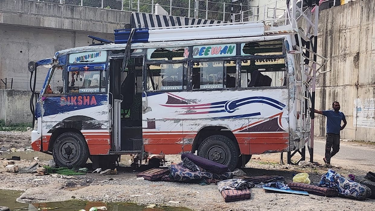A road accident has occurred in Katra; a Matador van overturned, injuring several CISF personnel travelling in
