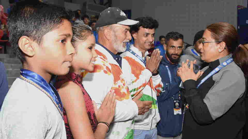 Dehradun News Sports Minister Rekha Arya Meets 21st National Ice Skating Championship players