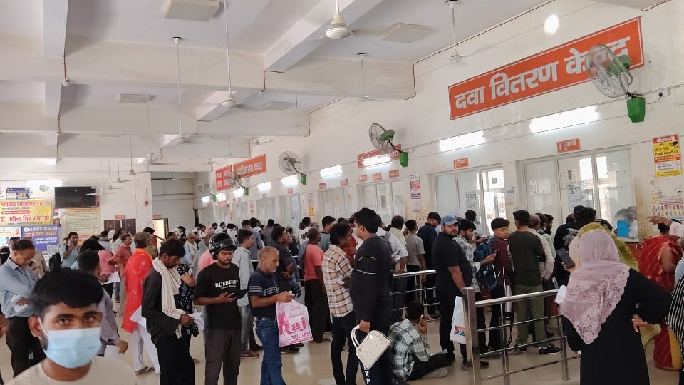Crowd of patients surges at SN Medical College
