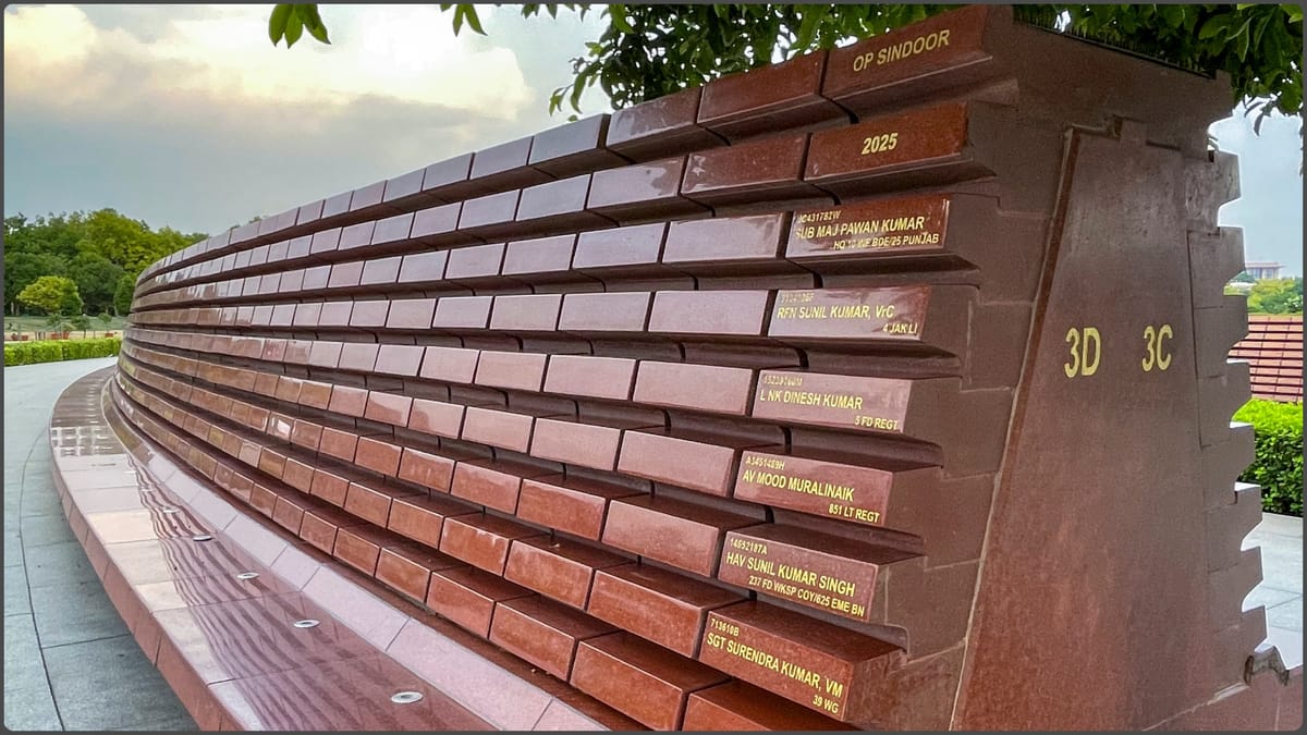 Op Sindoor: 'छह वीरों को पहलीबार सम्मान का दावा गलत', सरकार बोली- नायकों को पहले ही दी जा चुकी थी श्रद्धांजलि