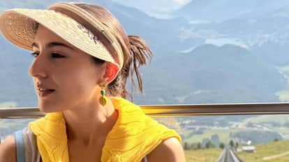 Sara Ali Khan Shares Photos From Switzerland Vacation With her mother amrita singh with Beautiful Caption