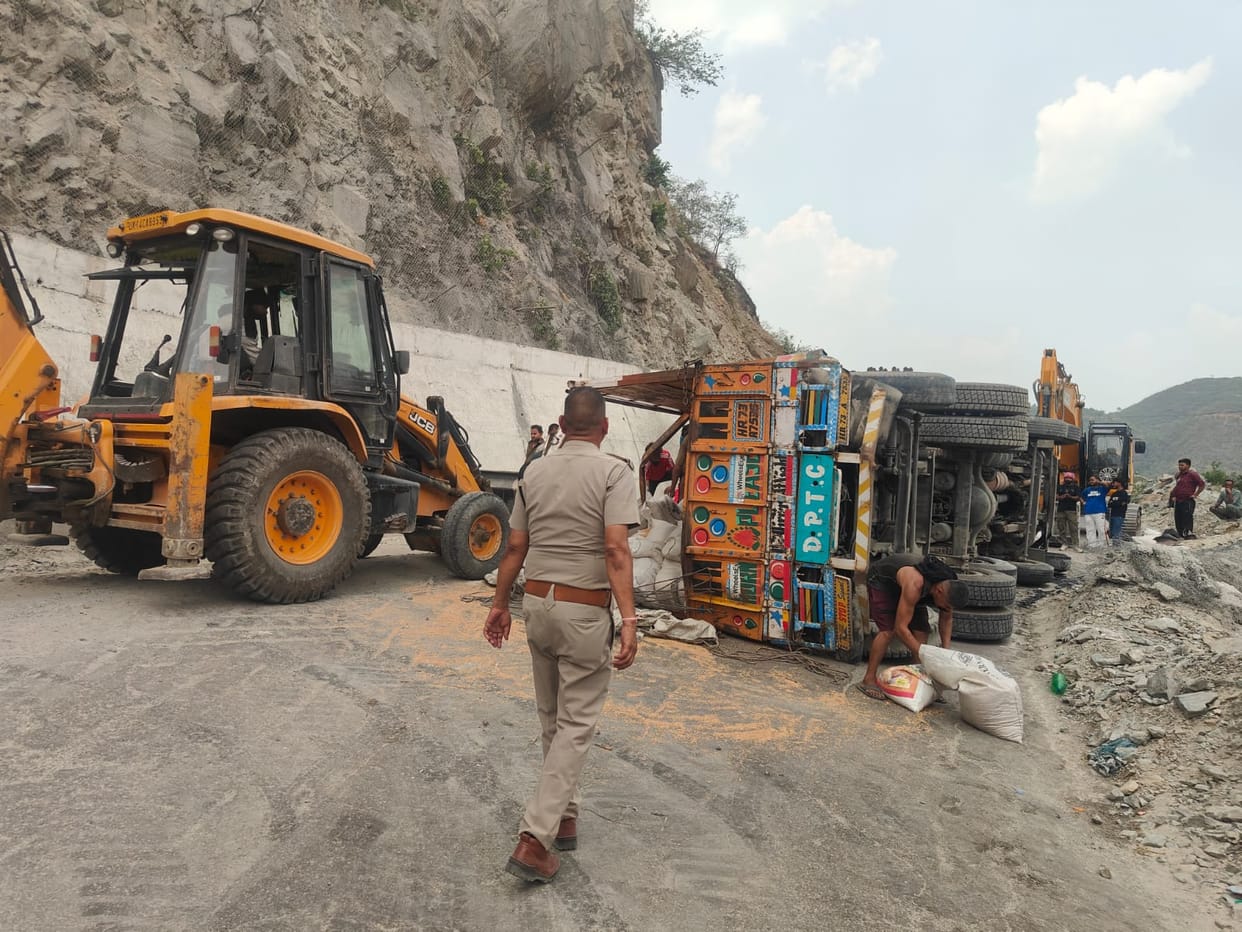 Accident on Badrinath Highway Couple on motorcycle hit by truck Girl child Died