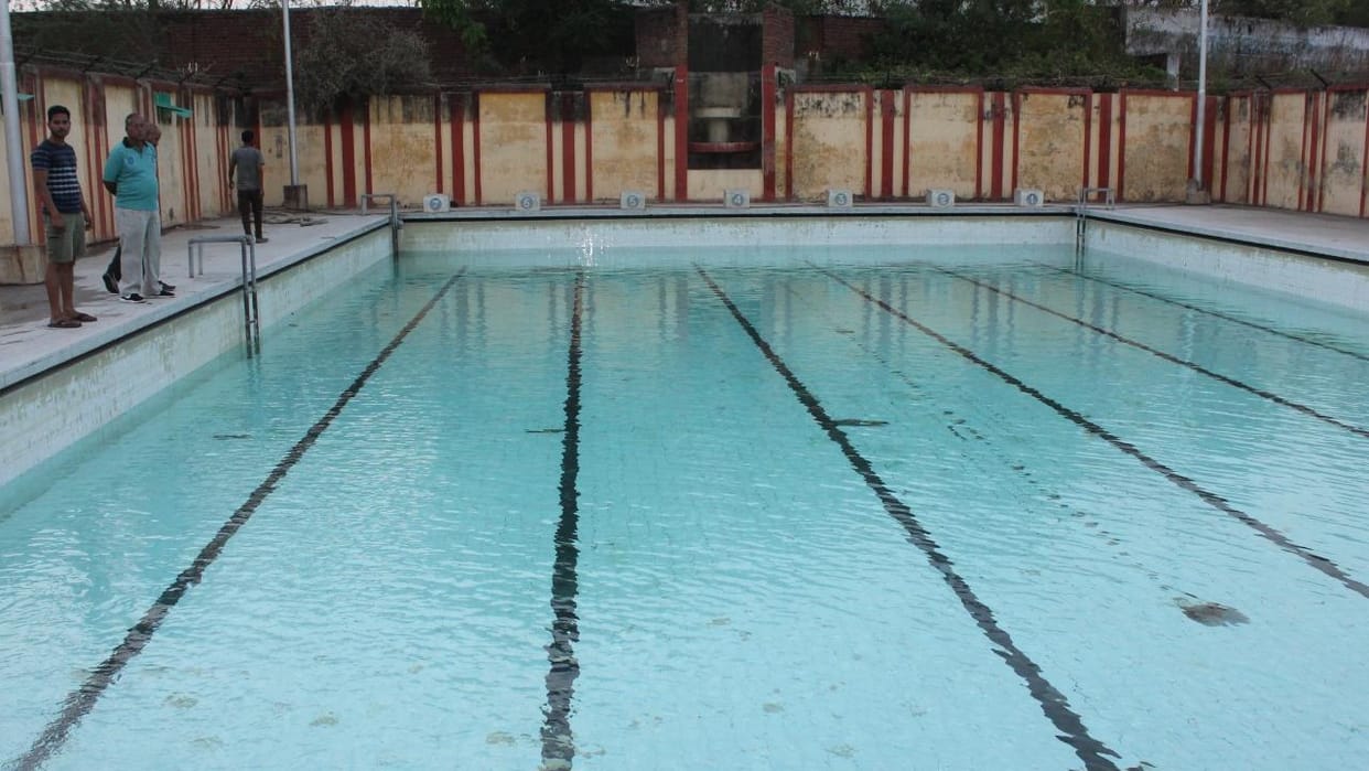 Jhansi: District-level trials for swimmers begin