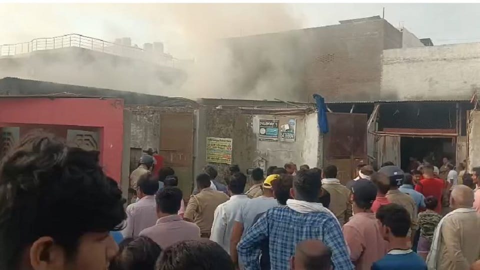 Massive fire breaks out at Pramod Tent House warehouse in Agra