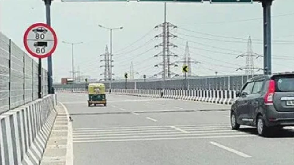 Delhi-Dehradun Expressway: Speed limit dilemma on expressway; four speed limit signs within 4 kilometers.