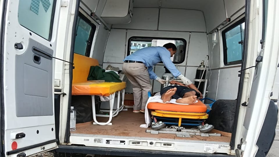 Four people died on the spot when a car fell into a ditch in Lamgada Almora