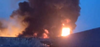 Bihar: A massive fire broke out in an edible oil warehouse in Patna City, destroying property worth Rs 50 lakh