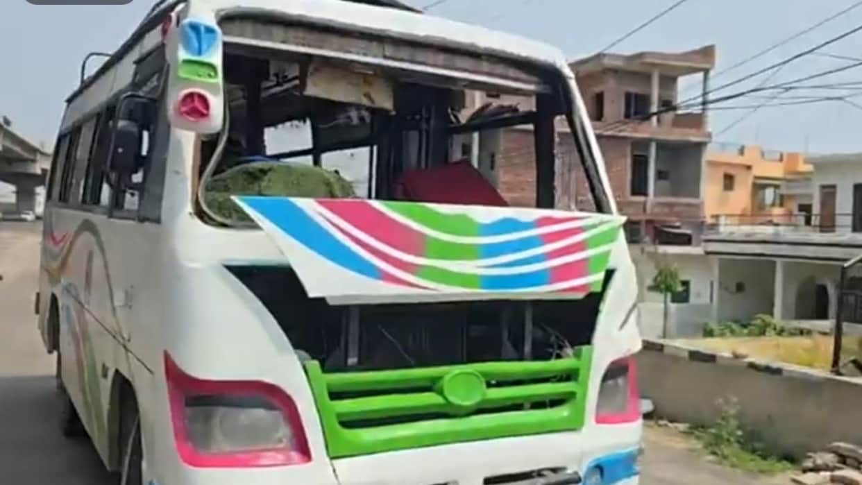 49 Speeding Matador overturns in Digiana 10 injured.