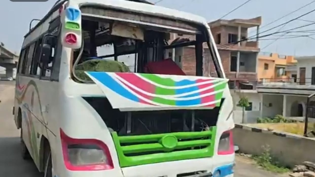 49 Speeding Matador overturns in Digiana 10 injured.