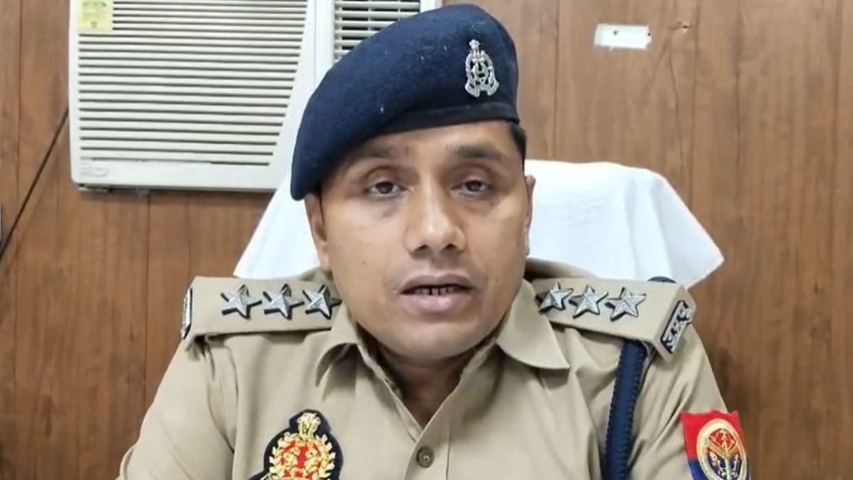 25,000 bounty arrested suspicious transactions worth about 2 crore linked cattle-smuggling gang uncovered