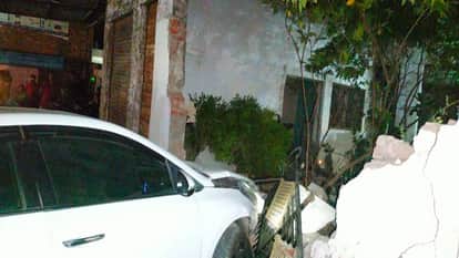 Speeding Car Crashes Into SGST Officer's House Wall in Agra, Airbags Save Two Occupants