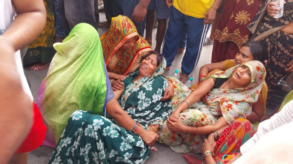 Elderly man dies after hit by mango-laden DCM truck son critically injured in varanasi