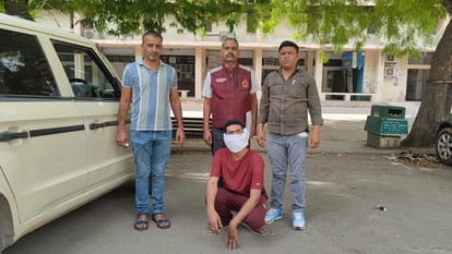 Counterfeit currency making equipment seized from hotel room in faridabad IT engineer arrested