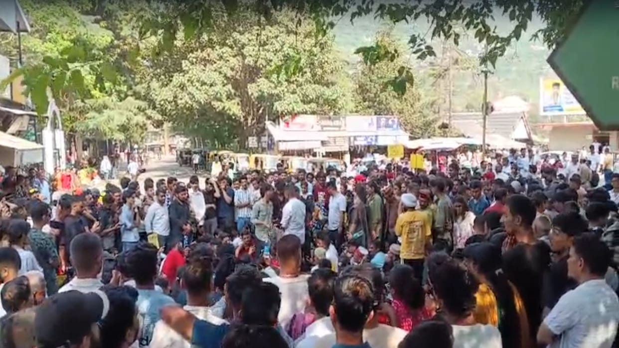 Locals staged a road blockade at Dhalpur Chowk and raised slogans over the death of a woman.
