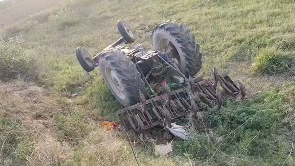 Grandfather and grandson died tragically after their tractor fell into a pit in Nangal Chaudhary Mahendragarh