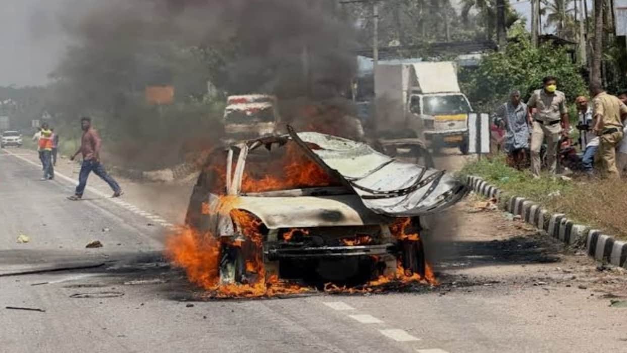 Possessive Lover's Deadly Plan Ends in Bomb Blast; Woman Escapes in Karnataka