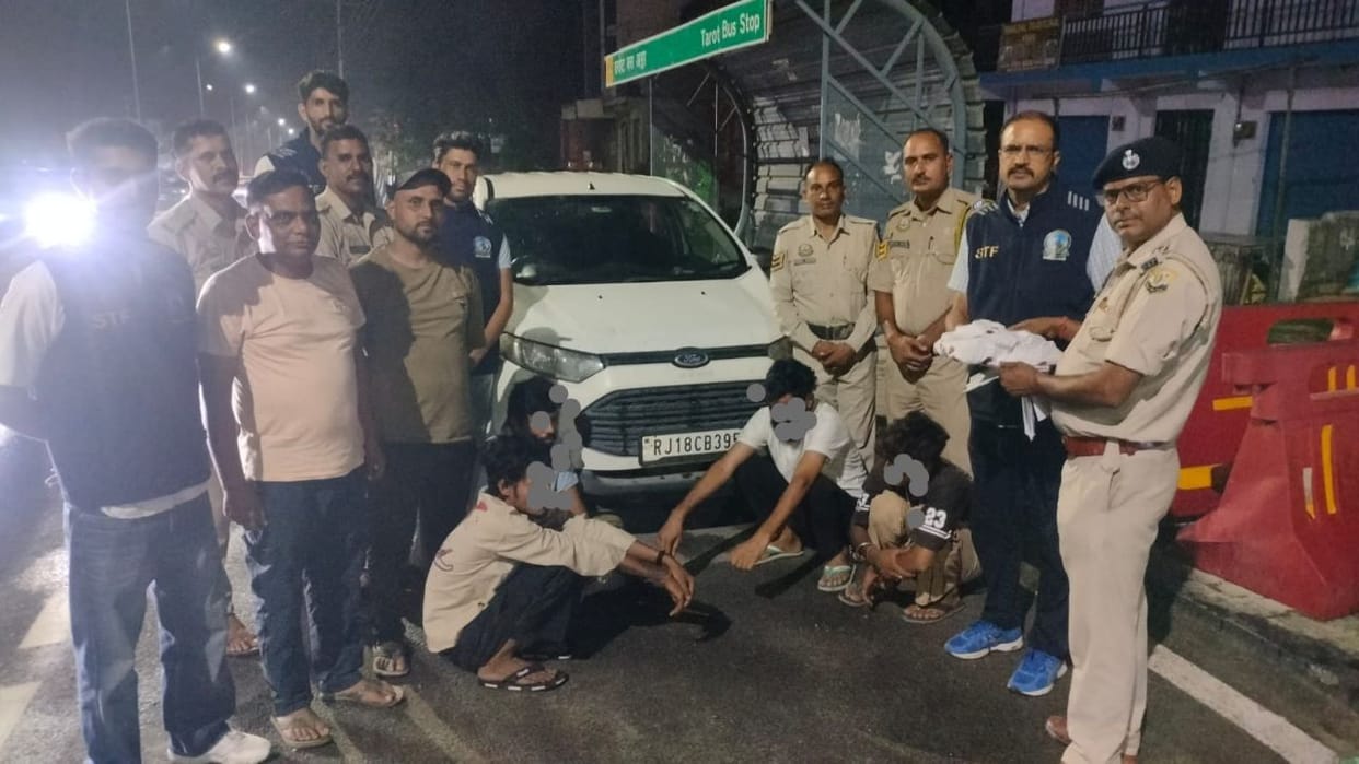 mandi stf seizes 1 kg 55g charas four rajasthan youth arrested