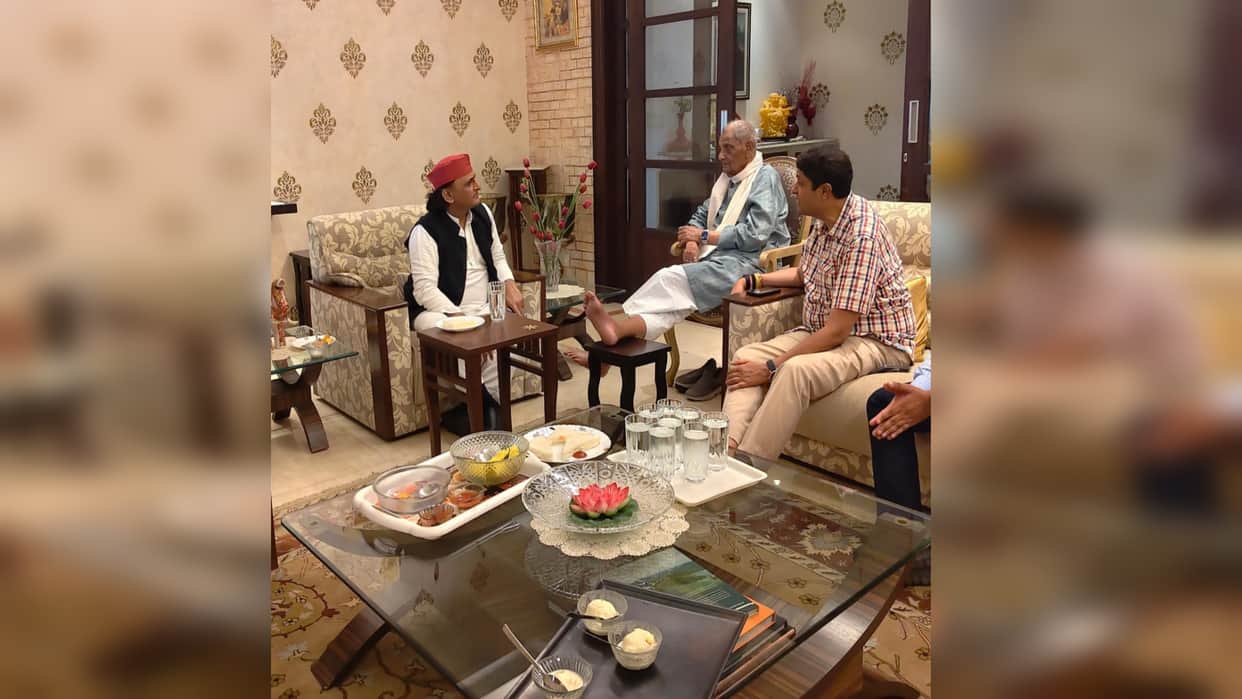 Akhilesh Yadav in Prayagraj Sought blessings from Mulayam's close associates to conquer the 2027 battle.