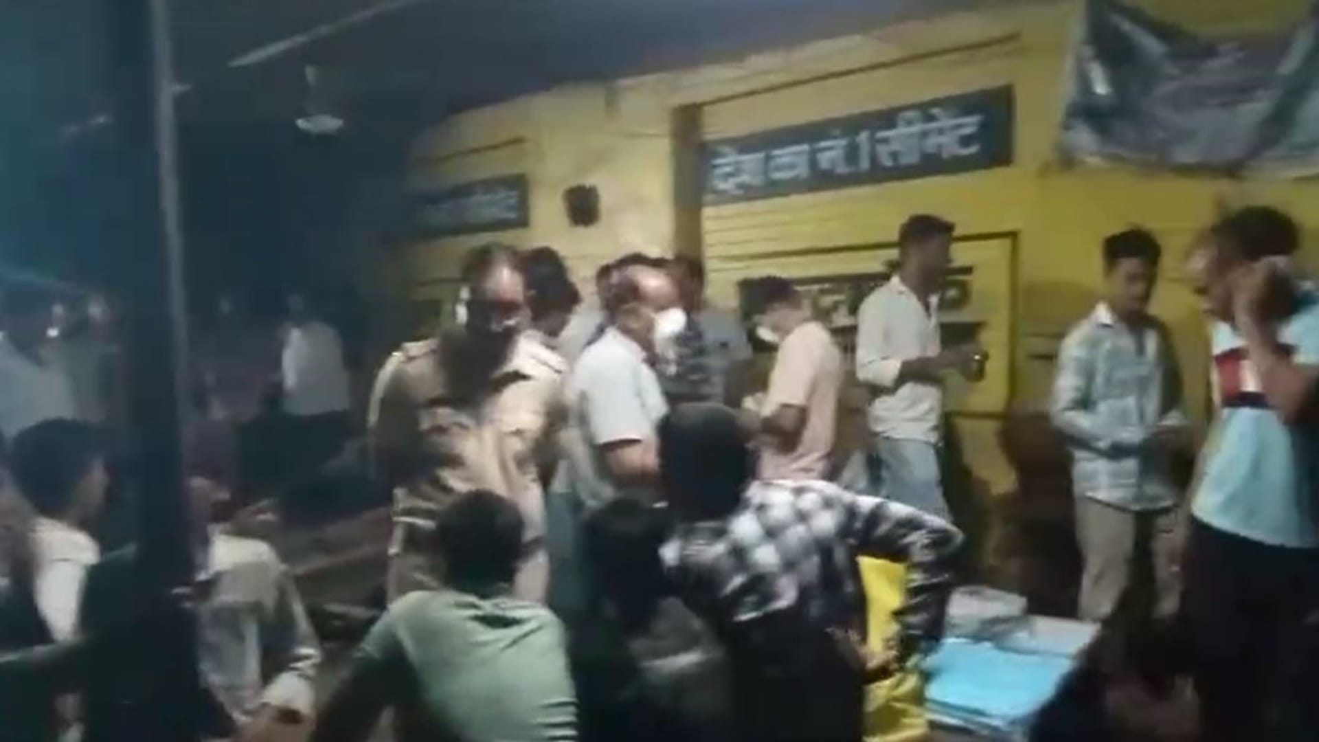 जहरीली गैस से छह गांवों में दहशत