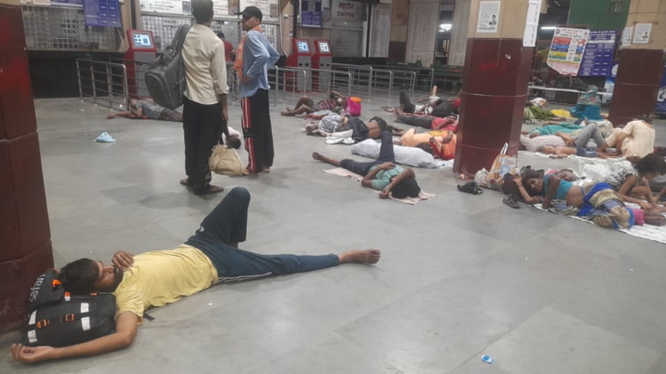 Five Aspirants Faint During UP SI Physical Test in Meerut, Hospitalised After Running Event