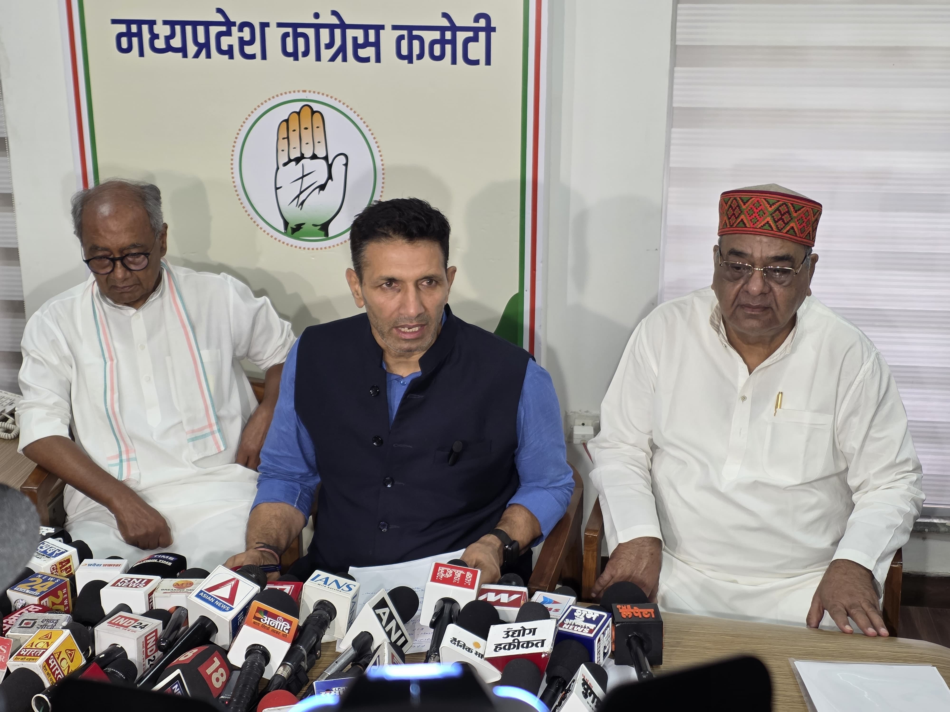 पीएसी बैठक के बाद पीसीसी में प्रेसवार्ता