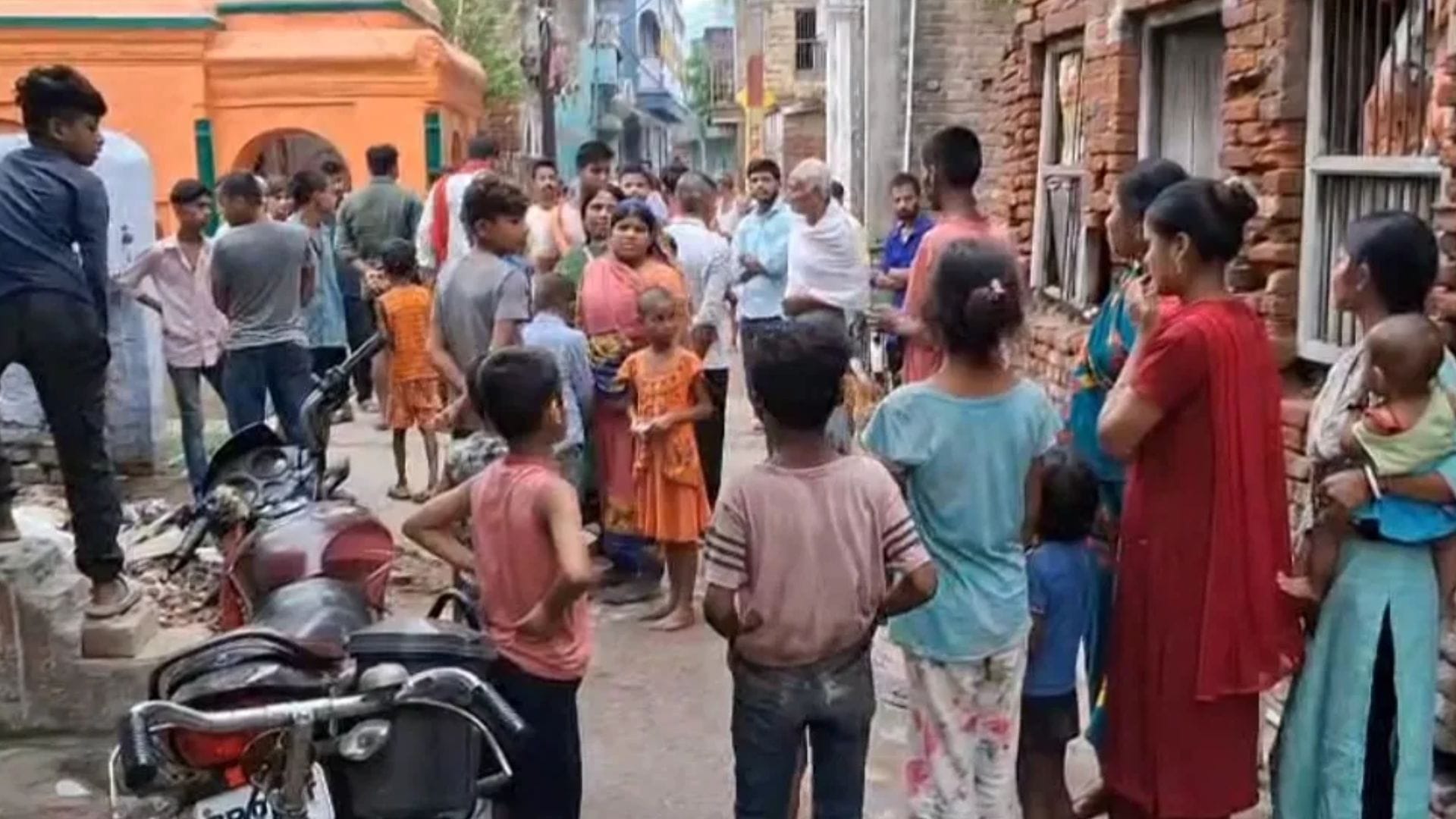 कचरे में मिला नवजात का शव