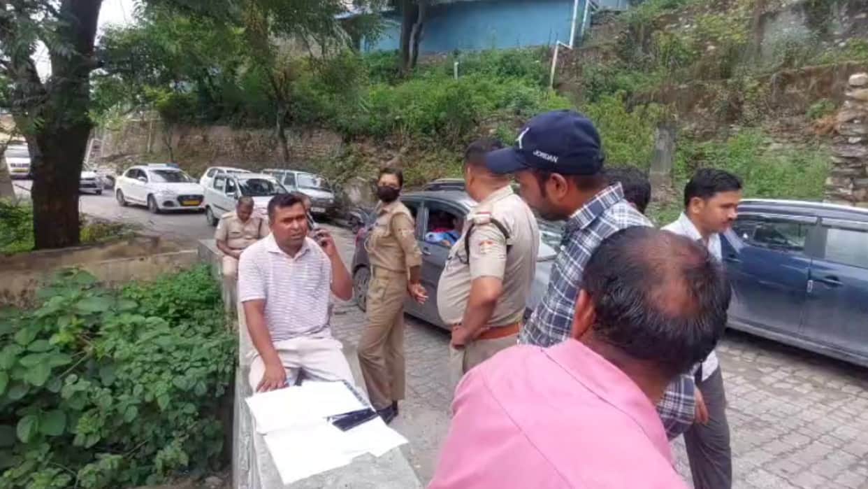 Pregnant woman dies brought to hospital in labour pain  Karanprayag Chamoli News