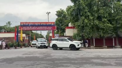 CM Yogi reached Bareilly will unveil the statue of Pandit Radheshyam
