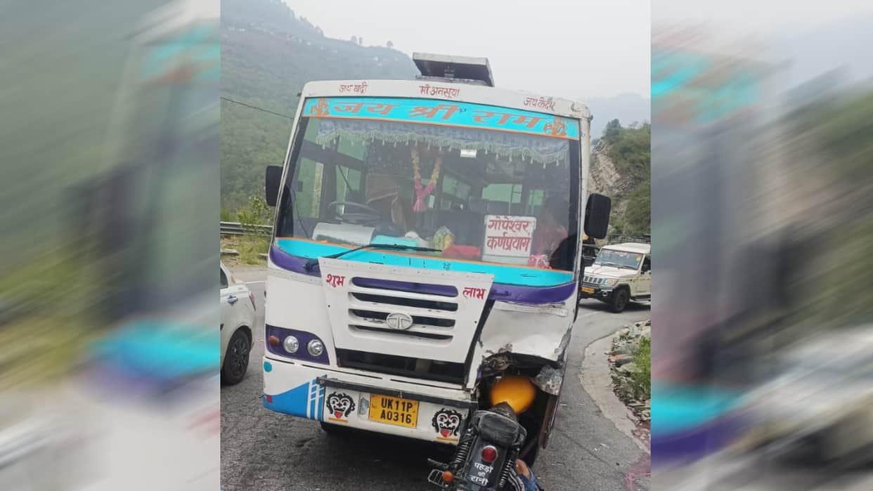 Road accident on Rishikesh-Badrinath Highway Youth dies another critically injured Devprayag News