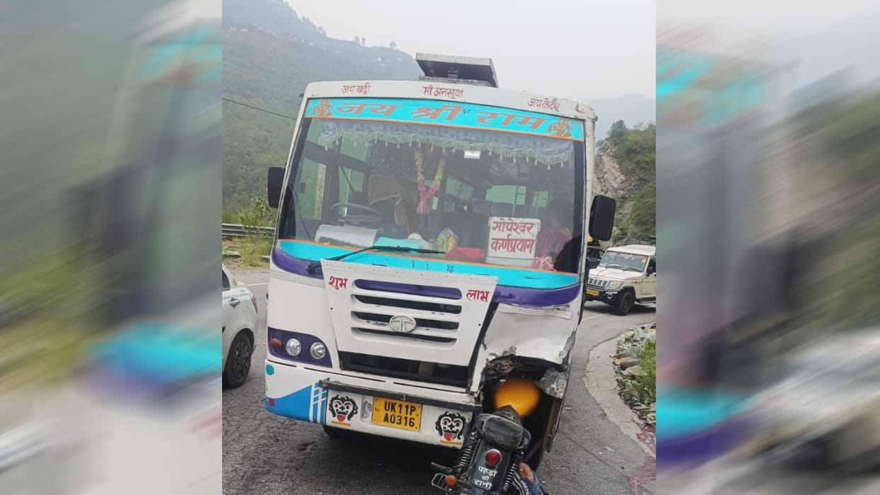 Road accident on Rishikesh-Badrinath Highway Youth dies another critically injured Devprayag News