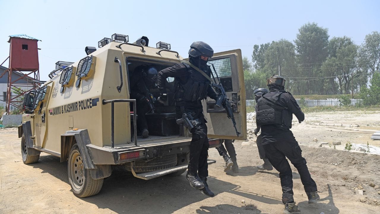 photos of security agencies' mock drill ahead of the Amarnath Yatra.