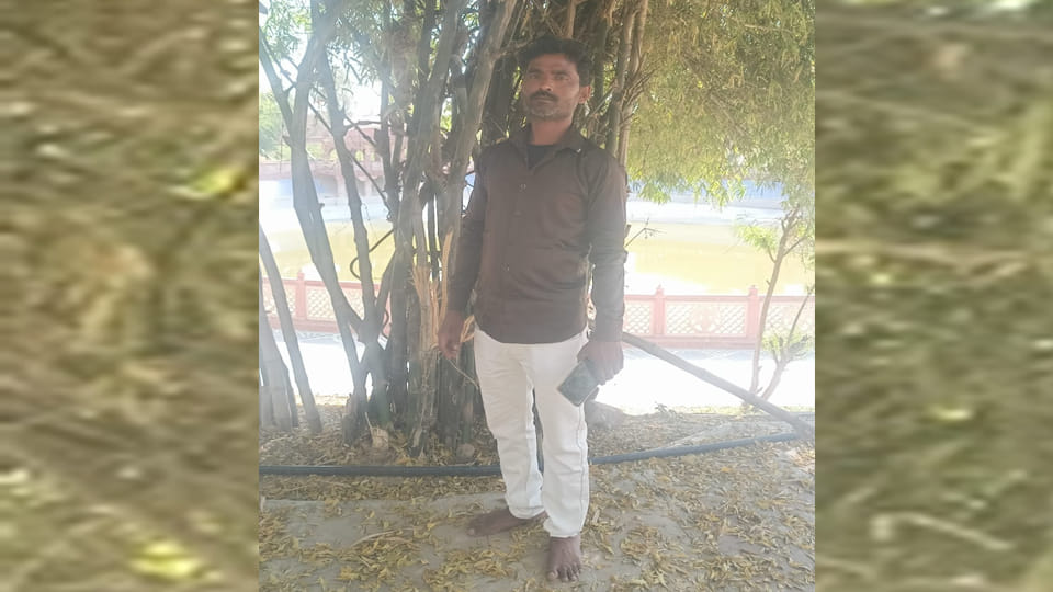 Etawah: Body of mason found hanging from electric wire in room of house