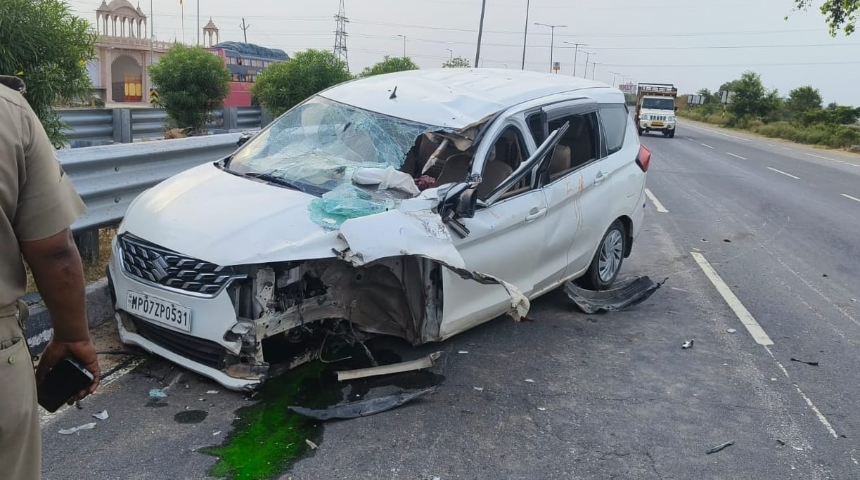 Etawah Road Accident