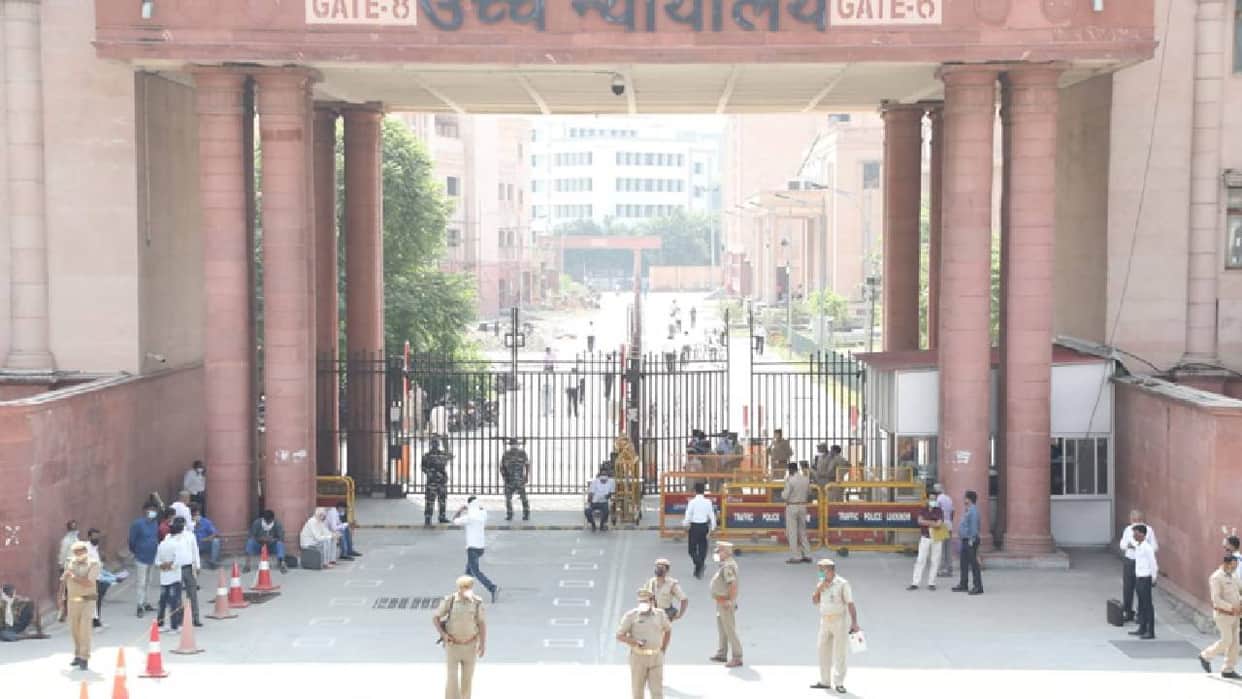 UP: 'Baba' arrives at the High Court in the state capital with a country-made pistol in his bag; suspicion aro