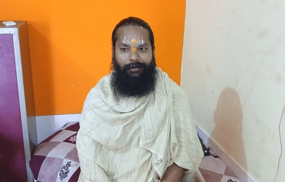 महामंडलेश्वर मदन मोहन दास।
