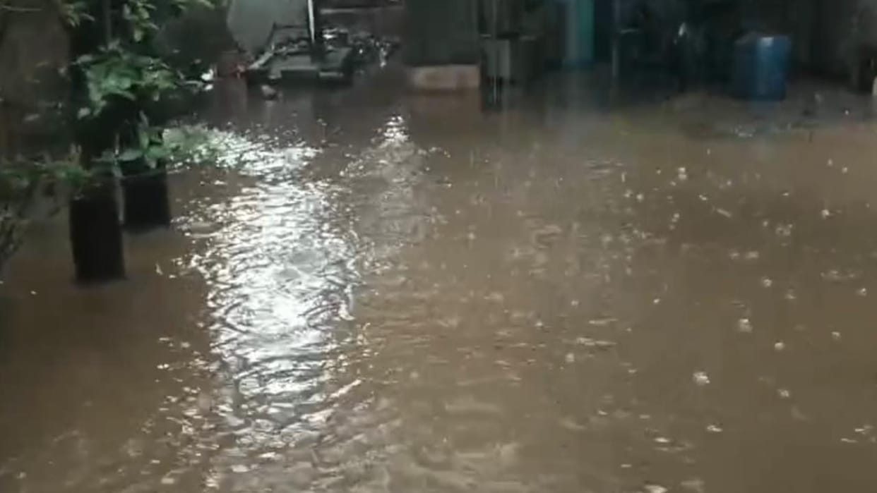 Lalitpur: Mini industrial estate paralyzed by waterlogging
