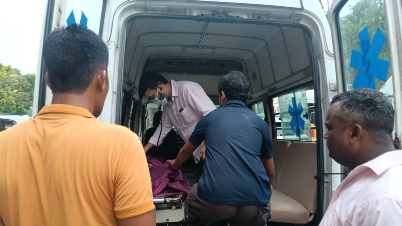 मृतक का अस्पताल में लाए परिजन
