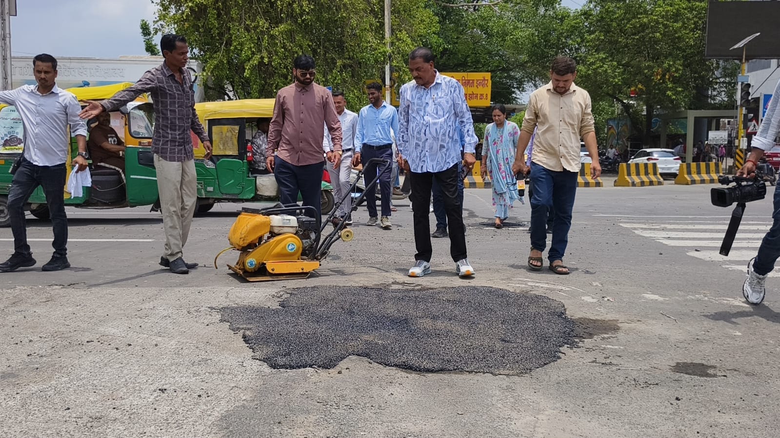 नई तकनीक से सड़कों का पेचवर्क
