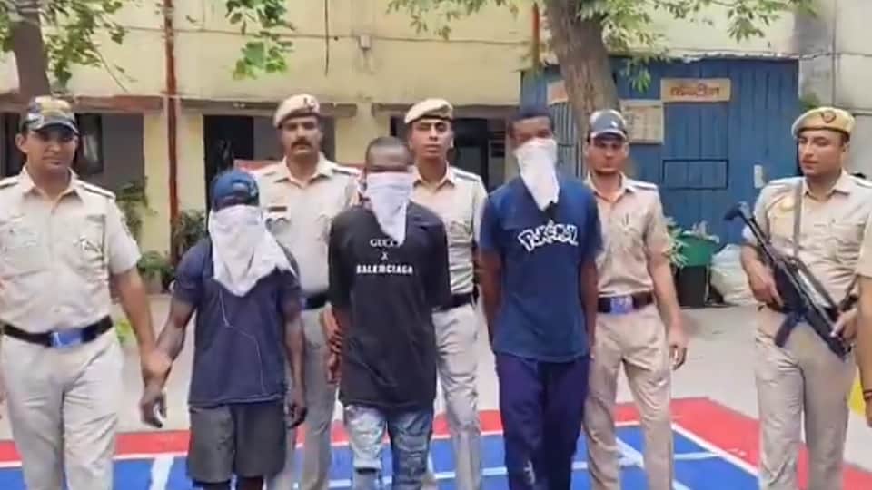 Drug smuggling network busted; police arrest three accused