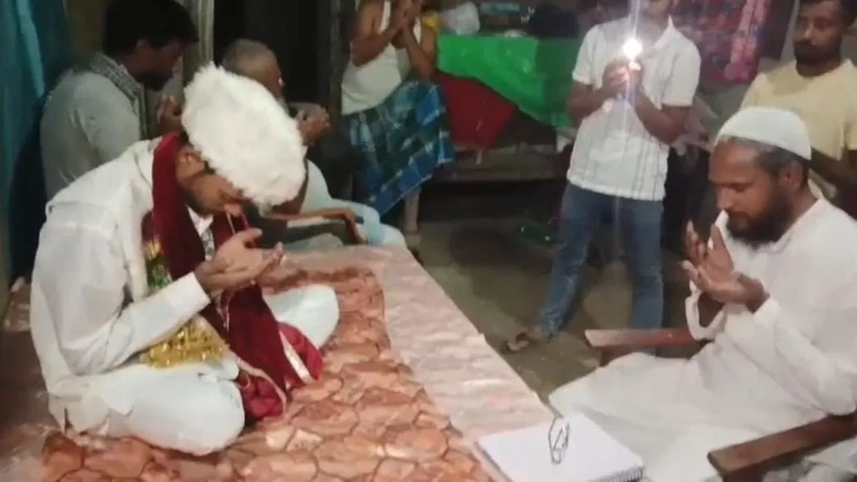 Lover arrives to meet girlfriend at midnight; villagers catch him red-handed get them married at