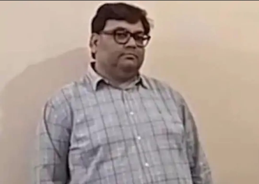 प्रतीक संघवी से करीब आठ घंटे तक पूछताछ
