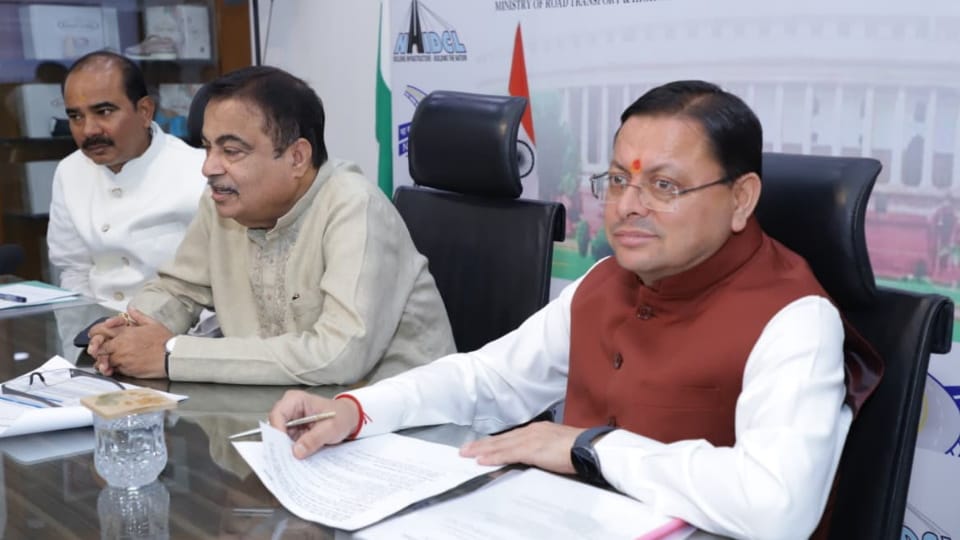 Uttarakhand CM Dhami Meets Nitin gadkari in delhi meeting about strengthened Road network state