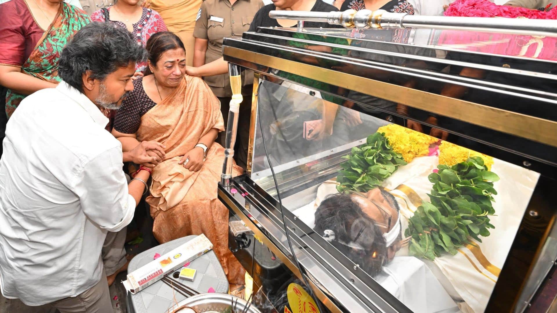 You humbly knelt by my mother: Shanthnu Bhagyaraj thanks CM Vijay in emotional note
