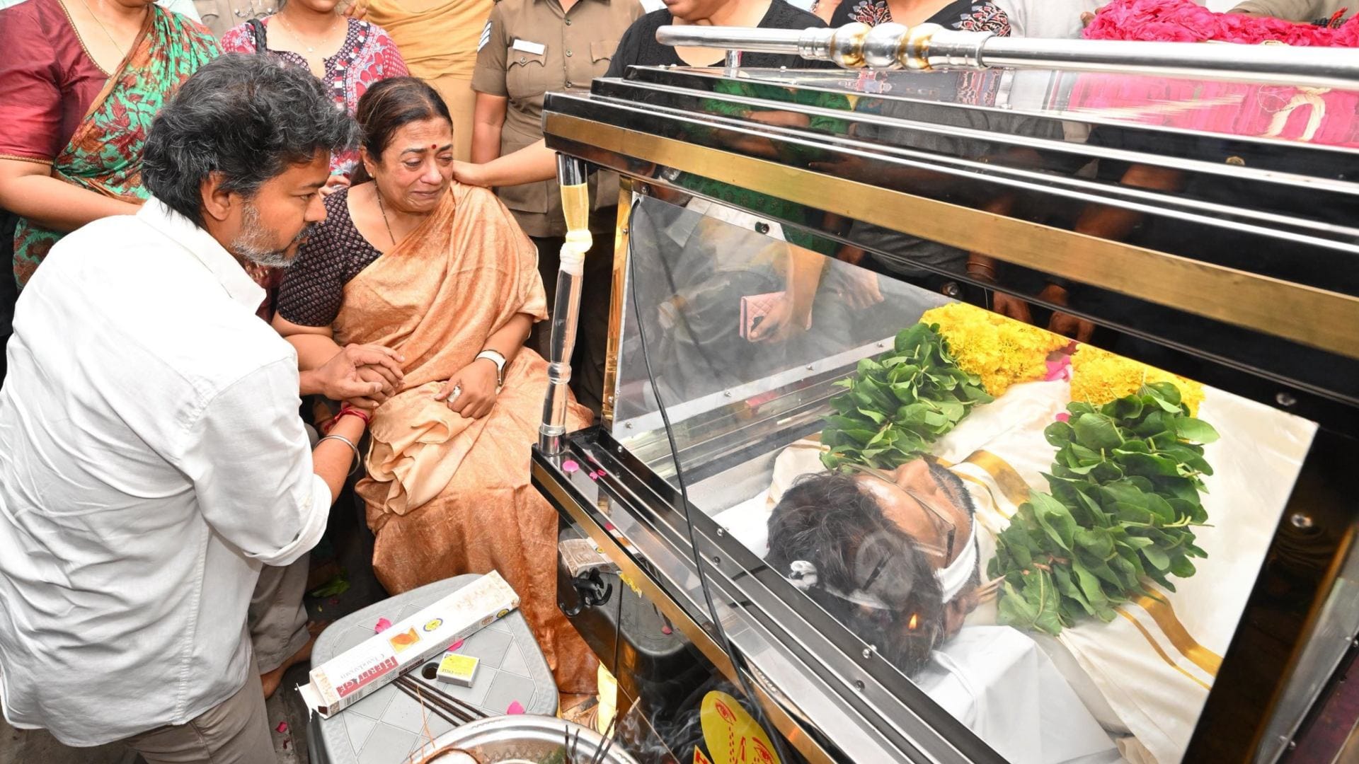 You humbly knelt by my mother: Shanthnu Bhagyaraj thanks CM Vijay in emotional note