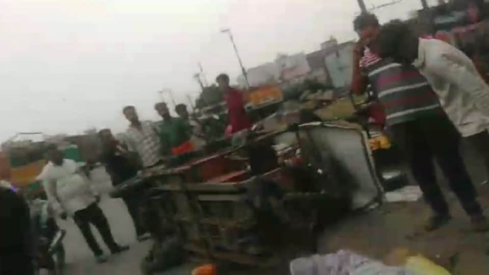 Collision between e-rickshaw and auto-rickshaw on NH-34 in Bulandshahr; two dead, three injured
