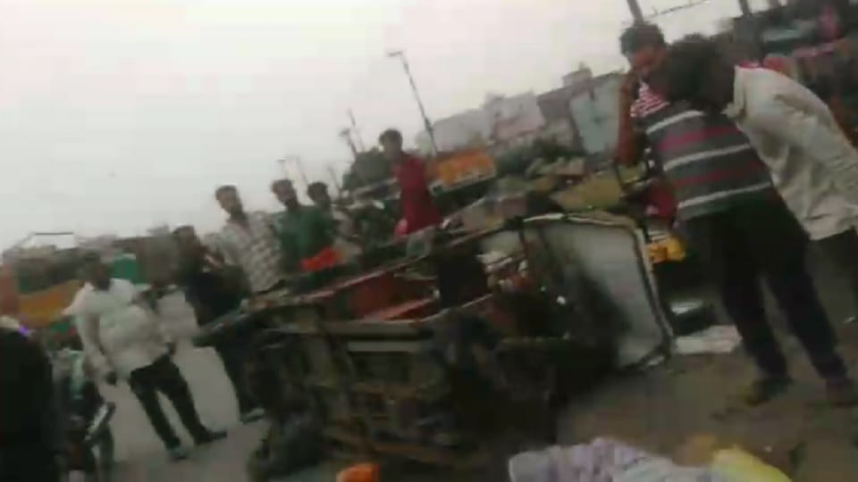 सड़क हादसे में दो की मौत